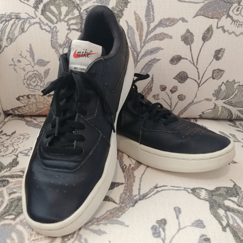 Nike Court Vision Women's 9.5 Black Sneakers.  CI0808-001 Low Cut Lace Up Shoes.